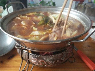 17、≈羊肉火锅≈,热腾腾的羊肉火锅开吃吧