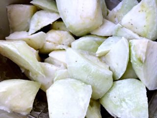 9、正宗烧茄子,搅拌均匀