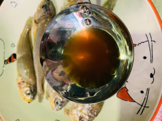 5、清蒸小黄鱼,加料酒；