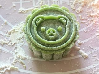 20、冰皮月饼（附豆沙做法）,抹茶的。