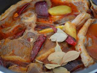 19、香辣羊蝎子,选煮肉档，炖煮25分钟。