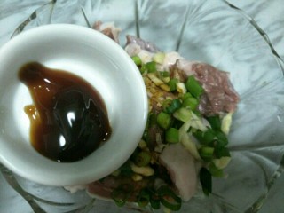 6、排骨糯米饭,耗油食盐