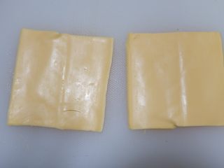 10、小熊排包三明治,切片芝士。