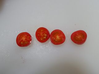 14、小熊排包三明治,对半切开。