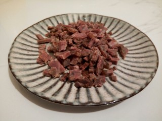 4、炒饭秀什锦蛋炒饭,酱牛肉也是切小丁