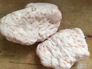 3、家色特色美食，羊油面茶,准备羊油俩块