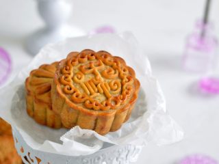 17、预拌粉版快手广式月饼,回油后是不是很漂亮~