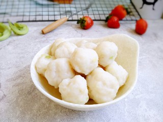 14、脆弹鱼丸,捞出直接食用，口感脆弹……