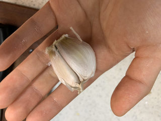 11、泡椒春笋,大蒜拍散