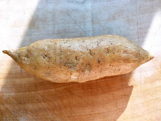 3、#家有烤箱#＋红薯鸡蛋船,中间的时候记得反面，不要烤太软，不好切