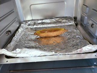 8、#家有烤箱#＋红薯鸡蛋船,放烤箱里180度烤10分钟