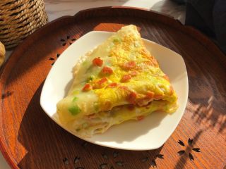 12、#懒人料理#黄金鸡蛋饼,成品，快速美味的鸡蛋饼，就出锅了，赶快趁热吃吧！