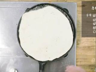 8、支竹羊腩煲&手抓饼,7.热锅，倒油，摊饼