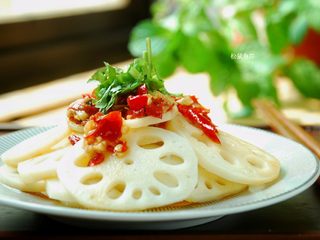 14、蒜香剁椒藕片,成品。