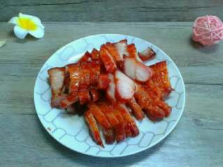 10、自制蜜香烤肉,冷却以后即可切片