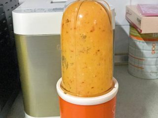 12、百变水果+清新爽口花青吊瓜,搅到完全没有大颗粒就可以了。