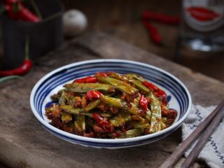 13、干煸豆角,美味的干煸豆角就做好了！