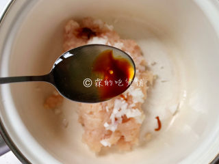 4、冬至美食 鸡肉洋葱圈,料酒。