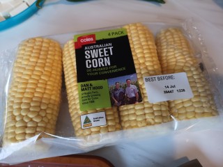 7、脊骨玉米汤,准备玉米，最好是水果玉米。