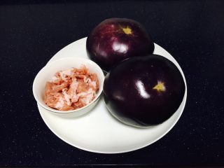 1、#咸味#  家乡特色茄子饭,主要食材：圆茄子、肉片（猪梅花肉肉片）