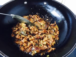 22、#咸味#  家乡特色茄子饭,翻炒均匀