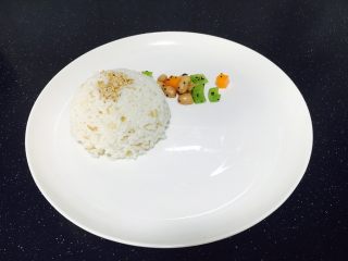 31、#咸味#  家乡特色茄子饭,米饭脱模后放上自己喜欢的蔬菜