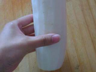 1、自制(爽口咸萝卜条),白萝卜削皮；