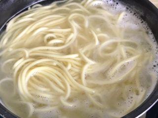 4、酱盖面,第二次等水开