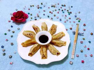 12、冬至美食+韭菜猪肉锅贴,美美的锅贴瞬间高大上哦