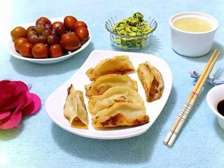 15、冬至美食+韭菜猪肉锅贴,营养健康好吃????就是硬道理哦