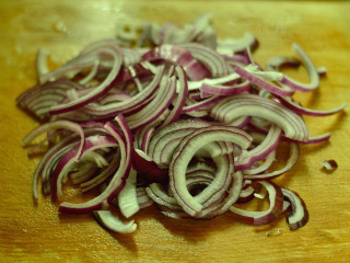 7、肥牛饭,洋葱切丝