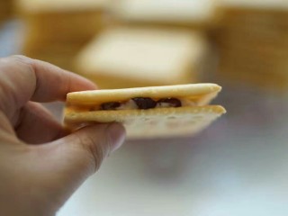 13、蔓越莓牛轧饼干,酸酸甜甜好滋味。