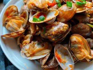 12、辣炒花蛤,一口一个好过瘾哦