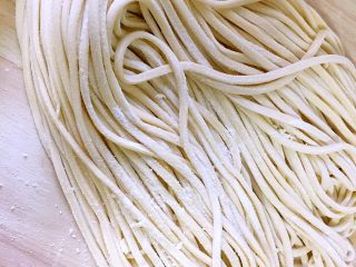 2、打卤面,自制鲜面条好吃又健康