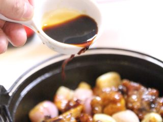 15、台式三杯鸡,加入三杯之-酱油