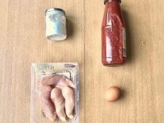 1、糖醋菜+糖醋鸡胸肉,准备好无比简单的食材。