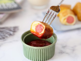 14、花样土司+爆浆芝士土司卷,蘸上你喜欢的酱料开动吧!