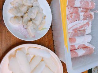 5、冒菜,花蛤、年糕、肥羊