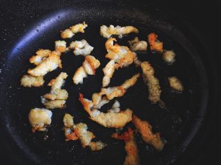 11、简单快手的 酸甜糖醋鱼柳,煎到两面焦黄