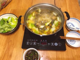 12、冬日滋补汤|姬松茸炖乌鸡,可以直接把它当火锅底，上火，涮菜吧～～～