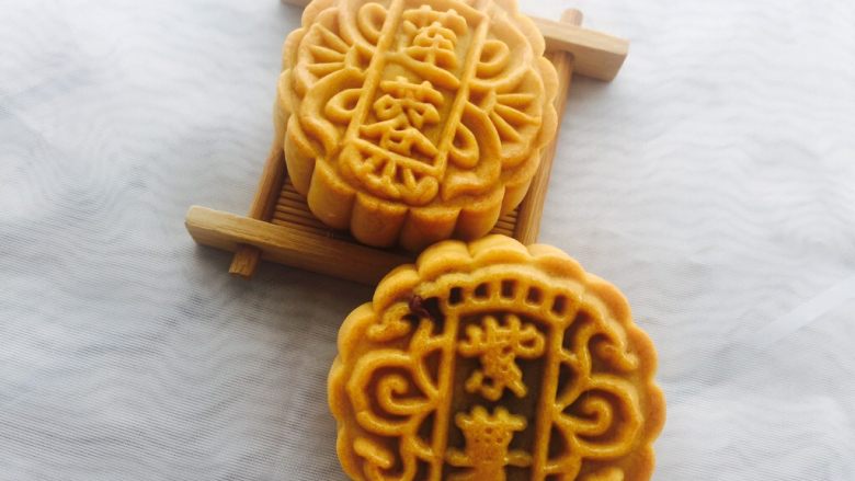 广式月饼紫薯蛋黄馅