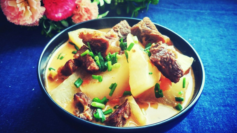 一锅炖番茄萝卜炖牛腩