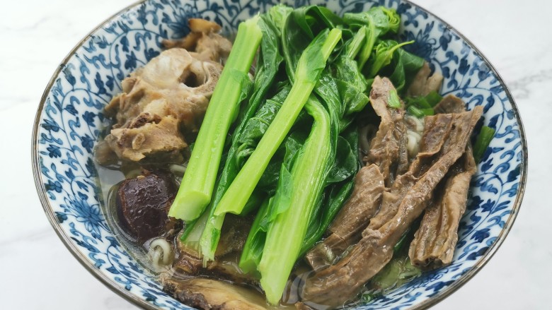 冬至美食当归生姜羊肉汤