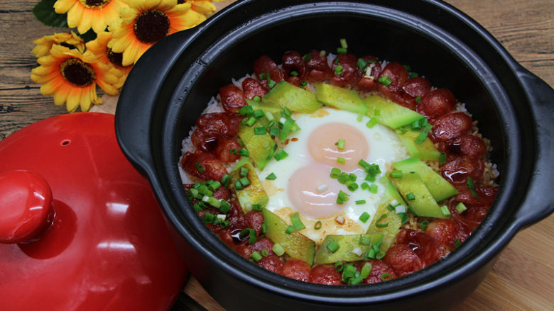 广式腊肠煲仔饭
