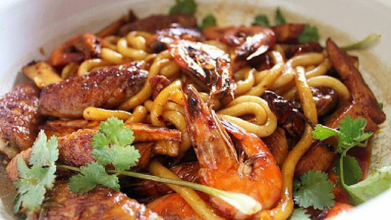 自制翅中虾火锅