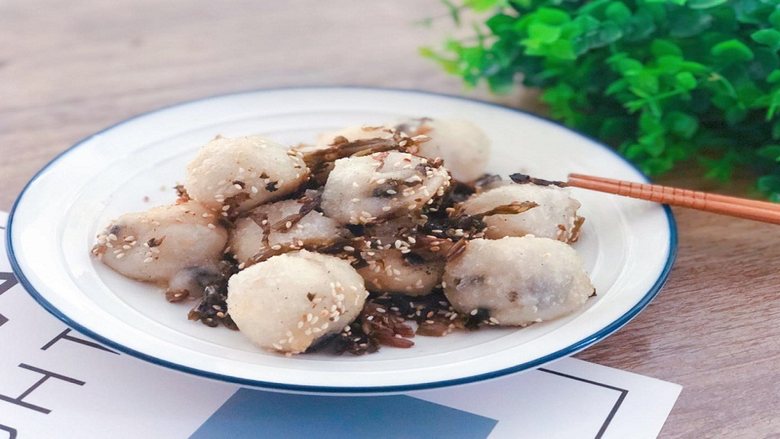 炒汤圆外酥内糯咸甜可口