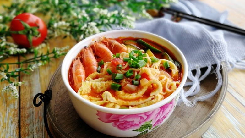 了不起的小番茄茄汁鲜虾鸡蛋面