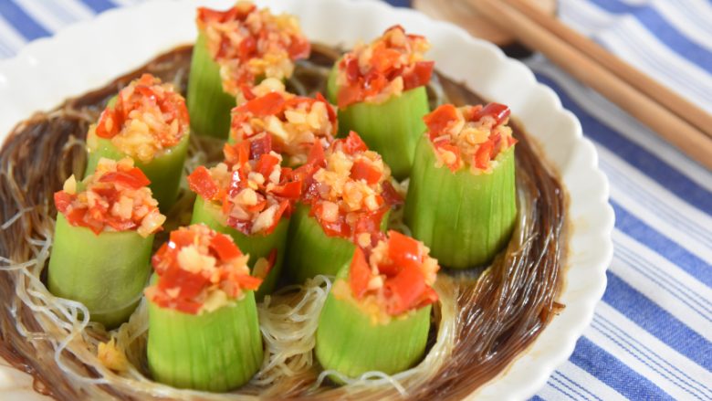 蒜蓉粉丝蒸丝瓜好看又好吃秘密就在这酱料