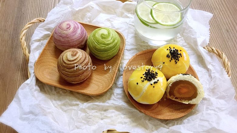 莲蓉蛋黄酥杂花酥黄油版