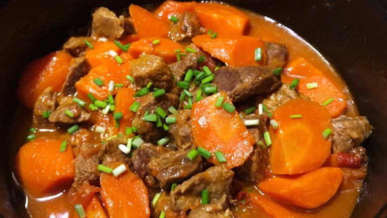 番茄胡萝卜炖牛腩不要吃太撑哦